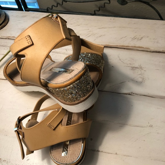 Sandals - Picture 3 of 7